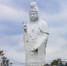 Die größte stadt der welt ist nach dieser berechnung tokio in japan. Die Grossten Statuen New Yorks Freiheitsstatue Ist Nur Ein Zwerg Welt