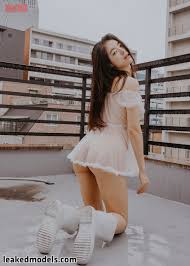 서리나 Nude 무료 다운로드