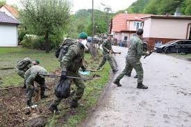 Während es am samstag und montag teils bewölkt, teils freundlich ist, ist es am sonntag sonnig. Lorieh0dh3lcm