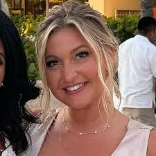 Nicole Cantrell's Instagram, Twitter & Facebook