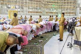 ‫صور.. صلاة الخسوف فى المسجد الحرام‬‎