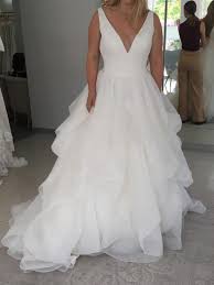 Check spelling or type a new query. Brautkleider Elfenbein Hof Schleppe Satin Armellos Trager V Ausschnitt Chiffon Ow329