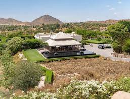 Opulent interior wedding reception setup at Alila Fort