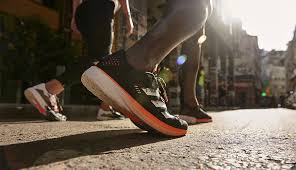 0 til 5 grader af kardinale tegn (vædder, kræft, vægt og stenbukken) mest markant. Overflod Arhundrede Malbar Adidas Sneakers Men Models Igangvaerende Frugthave Solformorkelse