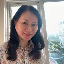 Tuổi 33 áp lực, vừa phải đọ nhan sắc với các em 18, vừa phải đọ kinh tế với  các chị 40. Nhưng thật may mắn mình có cả 2…. Nhan sắc