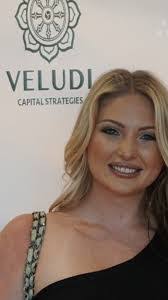 Amber Weeden's Instagram, Twitter & Facebook