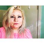 Shauna Schafer's Instagram, Twitter & Facebook