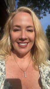 Peggy Gilliland's Instagram, Twitter & Facebook