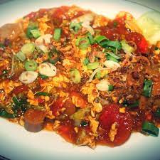 Namun beberapa sumber menyebutkan seblak berasal dari seperti basreng pedas / bakso goreng, ceker goreng, makaroni, kerupuk pedas, kerupuk mie. Resep Seblak Basah Khas Bandung Pasti Bikin Ngiler Merahputih