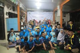 And it's children like this, many of whom have been orphaned. Kopma Unusa Gelar Bakti Sosial Dan Buber Bareng Anak Yatim Piatu Universitas Nu Surabaya