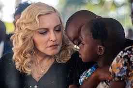 Madonna llama mediocres a Whitney Houston y a Sharon Stone