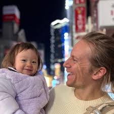 As doctors, we get taught to diagnose and treat disease. But we don't get  taught how to create health.