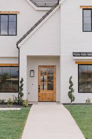 Named after the shrub and tree family, the hello i have a light tan and medium tan tones on my brick home exterior. Q A White Painted Brick Exteriors Becki Owens