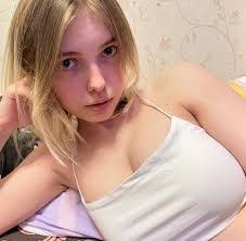 Veronica Bayer's Instagram, Twitter & Facebook