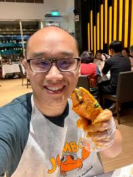 Singapore Chilli Crab is probably my favourite way to eat mud crab. Please  try it once in your life. #wok #yumyum #mudcrab #streetfood