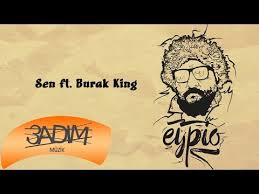 Rap tarzıyla beğenilen eypio, şarkıları ile biblerce kişinin beğenisini topluyor o ses türkiye rap jürisi olarka son dönemde izleyici karşısına çıkıyor. Eypio Sen Lyrics English Translation