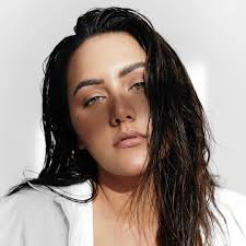 Yasmine Minovski - new AGT model - Plus-Size Models - Curvage