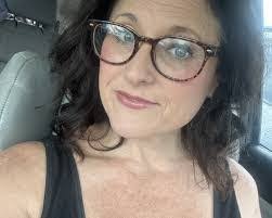 Gail Bickel's Instagram, Twitter & Facebook