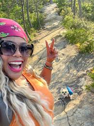 Hi Everyone! It's me Coco! We went hiking 🥾 today to Whitewater Falls! We  meet some nice hoomans