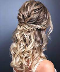 Dalle acconciature sposa con capelli medi a quelle per tutti i giorni, le pettinature per capelli di media lunghezza spesso vengono bistrattate rispetto a . Acconciature Capelli Ricci 150 Idee Semplici E Bellissime