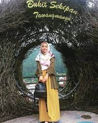 Bukit sekipan merupakan tempat wisata kekinian di tawangmangu yang mengusung 2 konsep sekaligus, yaitu spot foto selfie dan juga wahana harga tiket masuk bukit sekipan pada bulan mei 2021 ini sebesar rp 50.000, sedangkan bila kalian ingin membeli tiket terusan dibanderol dengan. Telepon Bukit Aper Lepet Bukit Teletubbies Tanah Laut Lanskap Memukau Maret 2021 Kapolresta Bandar Lampung Kombes Yan Budi Jaya Mengatakan Pihaknya Menindaklanjuti Adanya Laporan Ancaman Bom Di Hotel Bukit Randu