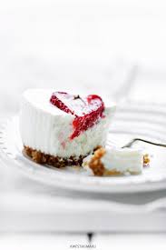 Biale Mini Serniczki Z Truskawkami Desserts Strawberry Cupcakes Cheap Desserts
