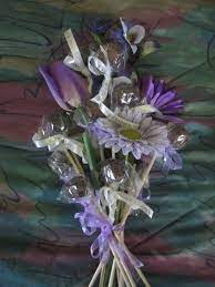 Brenda wants to get a gift for her mom. Flower Bouquet With See S Candy For My Boyfriend S Mom Edible Bouquets Sees Candies Flowers Bouquet