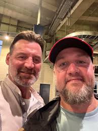 Tom Glavine and Kent Mercker with an autograph baseball from Tom Glavine.  #Bravefans #Bravescountry. Via Steve Pritchard 📸