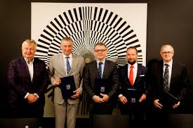 Nejedná se o profil poslance miloslava roznera! Memorandum Podepsali Ministr Kultury Lubomir Zaoralek Hejtman Ivo Vondrak Primator Tomas Macura Jiri Michalek Za Dov