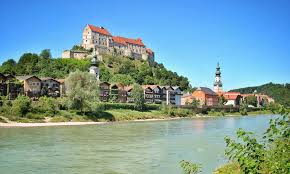 Burg burghausen · sonntag, 29. Entlang Der Salzach Nach Burghausen Und Salzburg B Travel Gruppenreisen Und Mehr