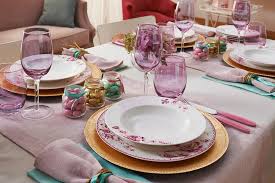 Royal Bone China Yemek Takimiyla Ozel Davetlerinizde Renkli Sofralar Hazirlayarak Goz Kamastirin Benardo Beylikduzumigros Avm De Bmigrosavm Home Tischdeko
