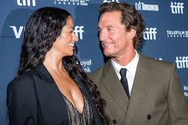 Amoureux comme au premier jour, Matthew McConaughey révèle le secret de son  couple avec Camila