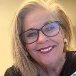 Lisa Pledger's Instagram, Twitter & Facebook