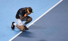 Maybe you would like to learn more about one of these? Tsitsipas Pateras O Tenistas Mila Gia To 3espasma Me Th Raketa Alphafreepress Gr