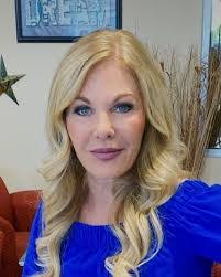 Corina Dill's Instagram, Twitter & Facebook