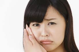 口の中をやけどしたときは応急処置を 早く治すコツは 病院は何科 健康ぴた