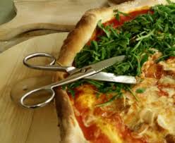 Pizza Mit Schere Pizza 6611 Frankfurt Pizzeria Pizza Frankfurt