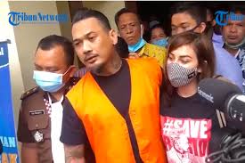 Nora alexandra antusias jerinx sid segera bebas dari penjara: Populer Nusantara Jerinx Emosi Dituntut 3 Tahun Penjara Dari Liverpool Emmanuella Cari Ibu Kandung Di Sleman Halaman All Kompas Com
