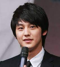 Korean Hairstyle For Men 2015 Haar Runde Gesichter Frisur Kurz Rundes Gesicht Asiatische Mannerfrisuren