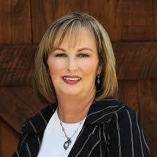 Carrie Bolin's Instagram, Twitter & Facebook