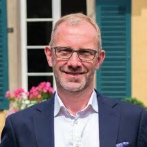 Montag bis Freitag 8 bis 18 Uhr.