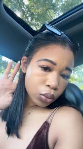 Hi! my name is Belle, i'm 23 and i work in the beauty industry. My friend  Pablo and I are moving to Greenpoint, Brooklyn and we are looking for a  third female