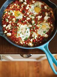 Oeufs Poches En Sauce Tomate Ricardo Recipe Recipes Easy Japanese Recipes Food