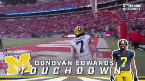 “Donovan Edwards. Woah. Can they catch him? No.” #michigan #donovanedwards  #fyp #football #ohiostate #buckssuck #highlights