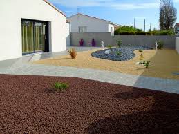 Rénovée au goût du jour. Cours Allees Chemins D Acces Adn Creation D Espaces Exterieurs