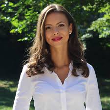 O vară cu mara este un film românesc din 1988 regizat de george cornea. Mara Mares Facebook