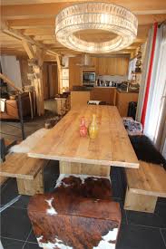 Table Et Banc En Vieux Bois Fabrique Dans Notre Atelier A Montriond En Haute Savoie Fabricationartisanale F Table Salle A Manger Salle A Manger Deco Montagne