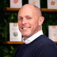 Derek Coates's Instagram, Twitter & Facebook