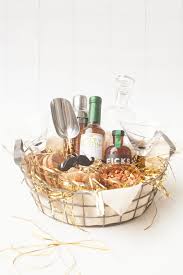 Sometimes it's easier to shop by recipient for the gift basket you're looking to have delivered. Gift Baskets For Men 20 Diy Gift Baskets For Him That He Will Love