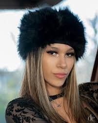 Dawn Mellon's Instagram, Twitter & Facebook